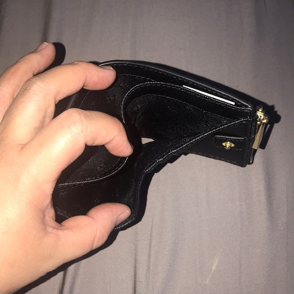 Tory Burch Robinson Mini Wallet - Picture 3 of 4